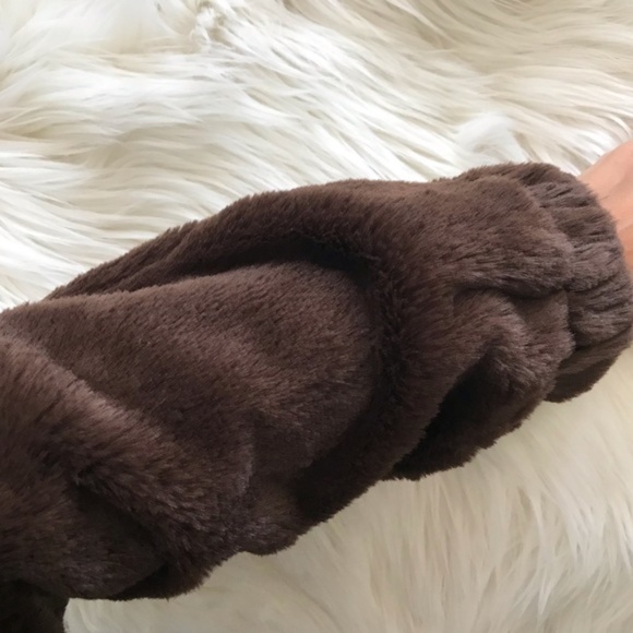 NWT! Brown Teddy Bear Fur Hoodie *143rd Style Haus - Picture 5 of 6